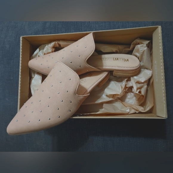 Cute slippers with gold studs. - Picture 1 of 2